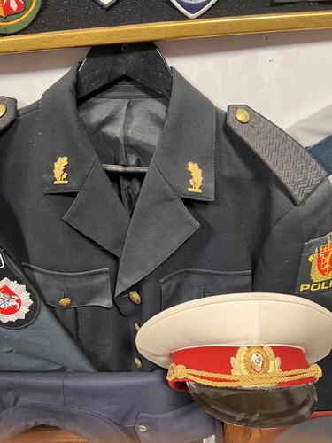 Uniforme polizia norvegese - uniforme,